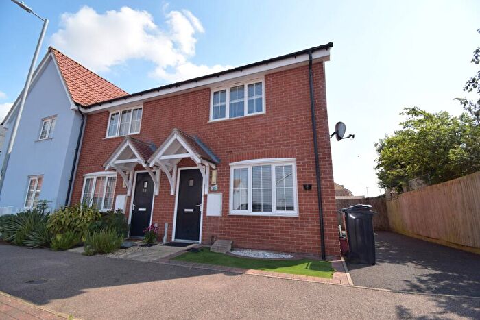 2 Bedroom End Of Terrace House To Rent In Legerton Drive, Clacton, CO16