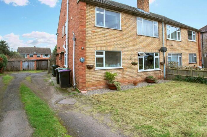 2 Bedroom Flat For Sale In Victoria Road, Bridgnorth, WV16