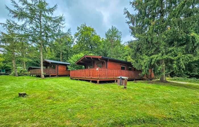 3 Bedroom Log Cabin For Sale In Kenwick Park, Louth, LN11