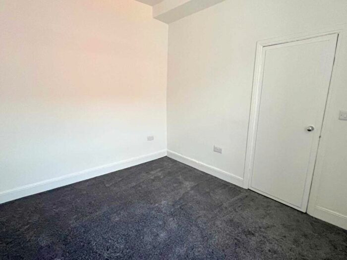 2 Bedroom End Of Terrace House To Rent In White Platts Street, Todmorden, OL14