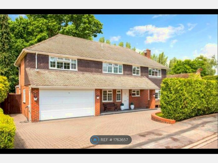 5 Bedroom Detached House To Rent In Wynsham Way, Windlesham, GU20