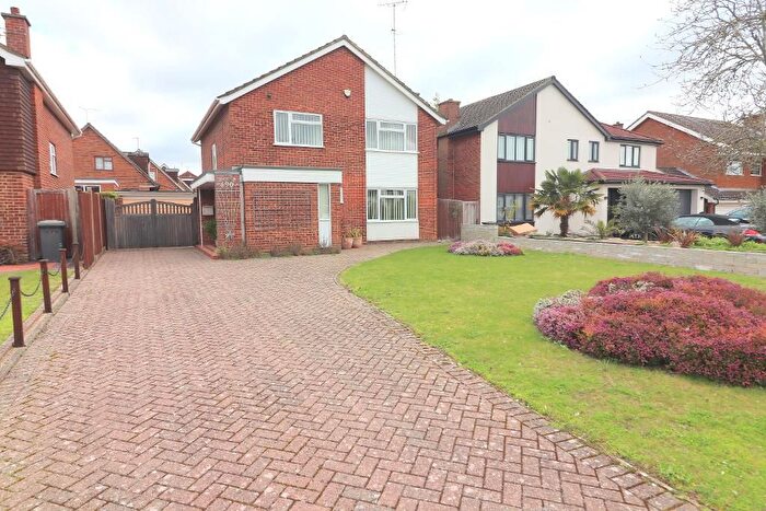 4 Bedroom Detached House For Sale In Old Bedford Road, Luton, Bedfordshire, LU2