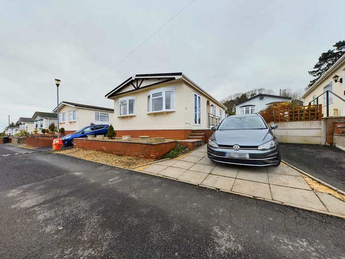 2 Bedroom Park Home Mobile Home For Sale In Hopton Wafers, Kidderminster, DY14