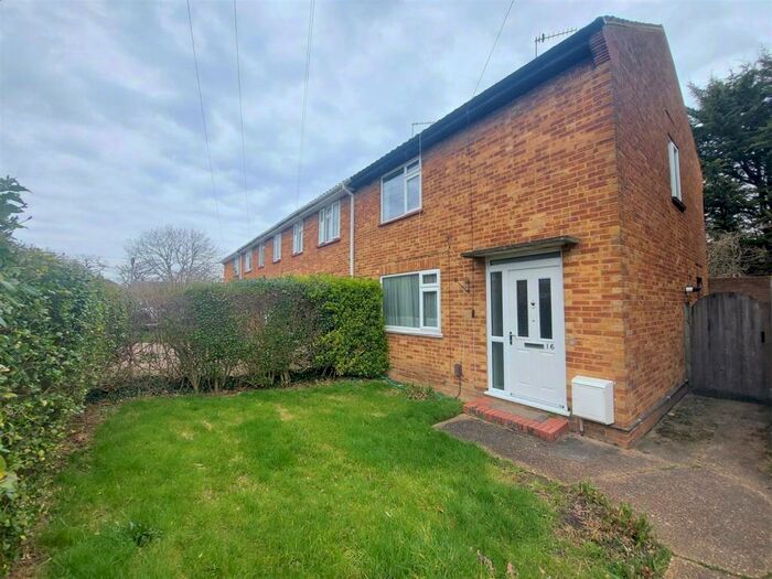 2 Bedroom House To Rent In Meadfield, Edgware, HA8