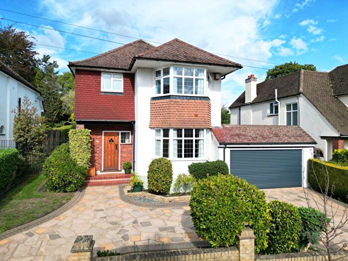 4 Bedroom Detached House For Sale In Pheasants Way, Rickmansworth, WD3