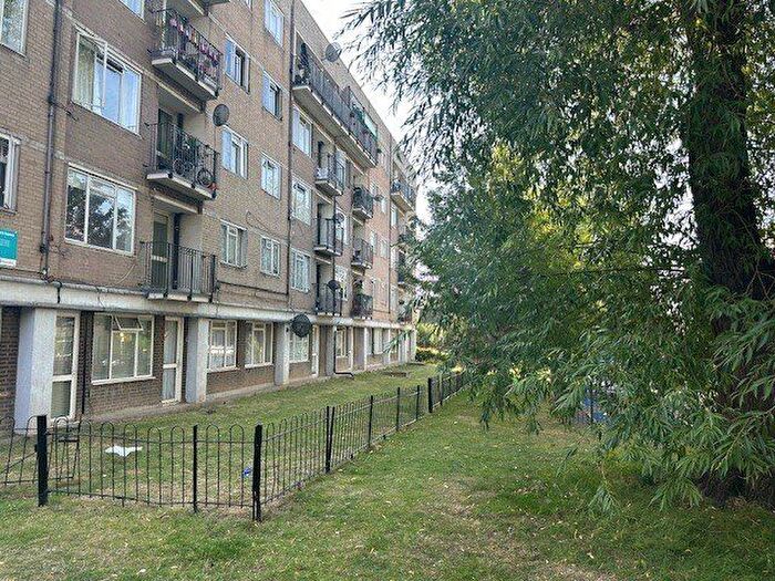 3 Bedroom Flat To Rent In Templar House, North West London, NW2