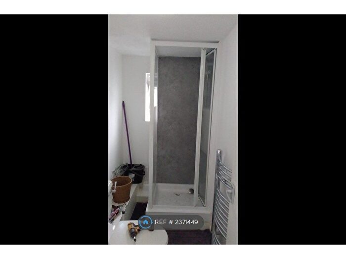 1 Bedroom Flat To Rent In St Georges Road, Feltham, TW13