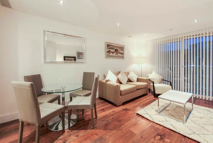 1 Bedroom Apartment To Rent In Lincoln Plaza, London, E14
