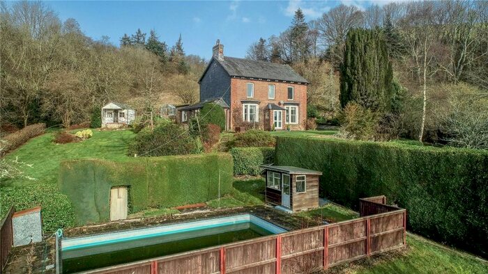 3 Bedroom Detached House For Sale In Y Fan, Llanidloes, Powys, SY18