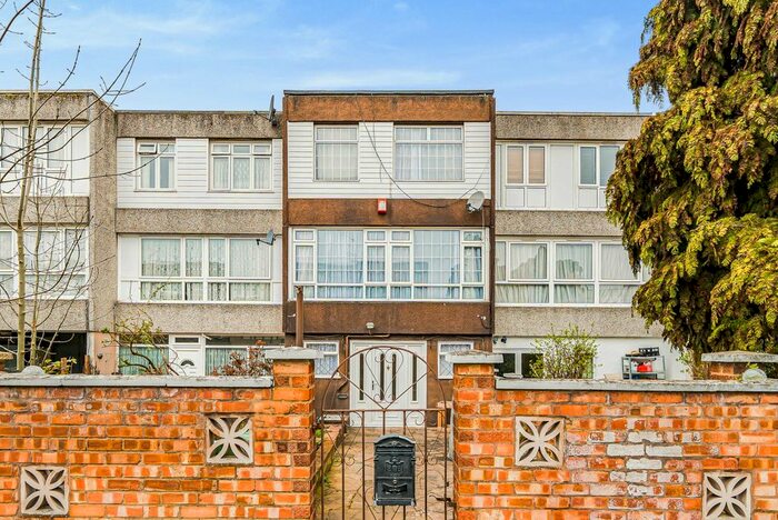 Studio To Rent In Seacourt Road, London, SE2