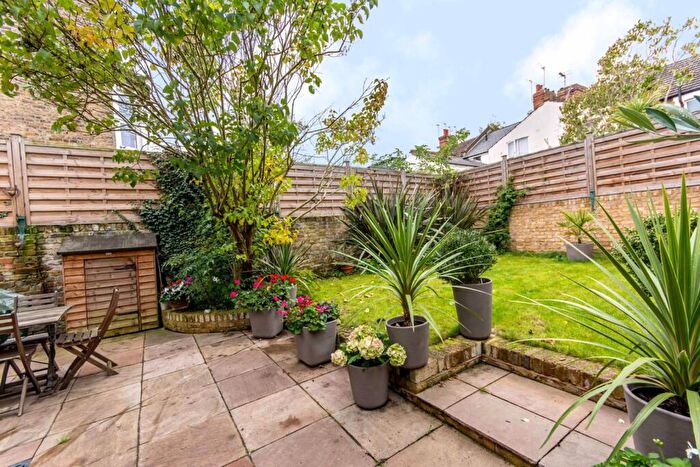 4 Bedroom Maisonette To Rent In Victoria Road, Queen's Park, London, NW6