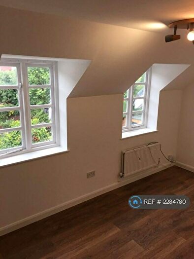 5 Bedroom Terraced House To Rent In Bernhart Close, Edgware, HA8