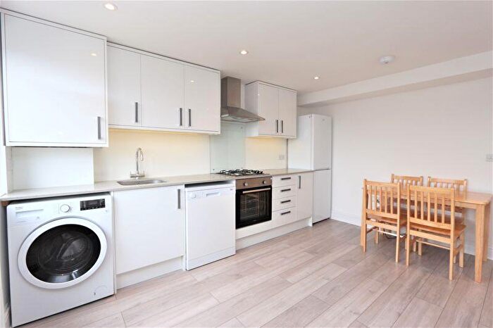 2 Bedroom Flat To Rent In Two Bedroom Flat In A Heart Of Crouch End, N8