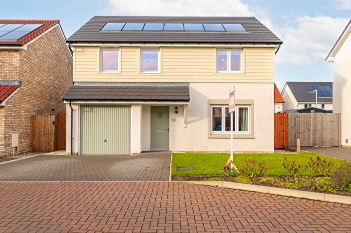 4 Bedroom Detached House For Sale In Brodie Place, East Calder, EH53