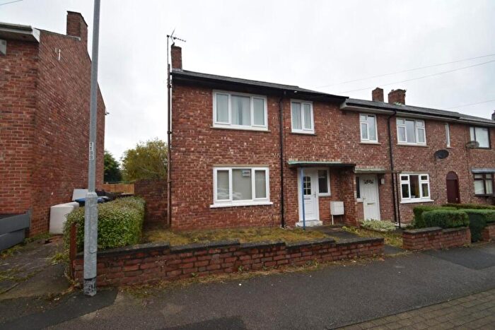 2 Bedroom House To Rent In Wakenshaw Road -, DH1
