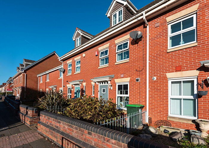 3 Bedroom Town House For Sale In Powke Lane, Rowley Regis, B65