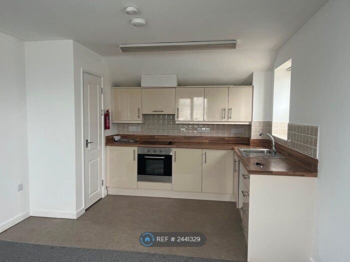 2 Bedroom Flat To Rent In Cranstar Apartments, Newquay, TR7