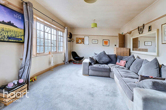 1 Bedroom Flat For Sale In Brighton Road, South Croydon, CR2