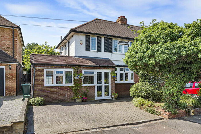 3 Bedroom Semi-Detached House For Sale In Alexander Close, Bromley, BR2