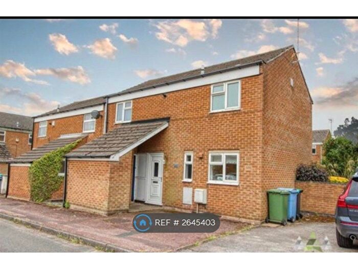 3 Bedroom Semi-Detached House To Rent In Chelmorton Close, Mansfield, NG19