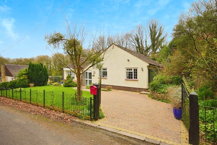 3 Bedroom Bungalow For Sale In Old Bristol Road, Woodford, Berkeley, GL13
