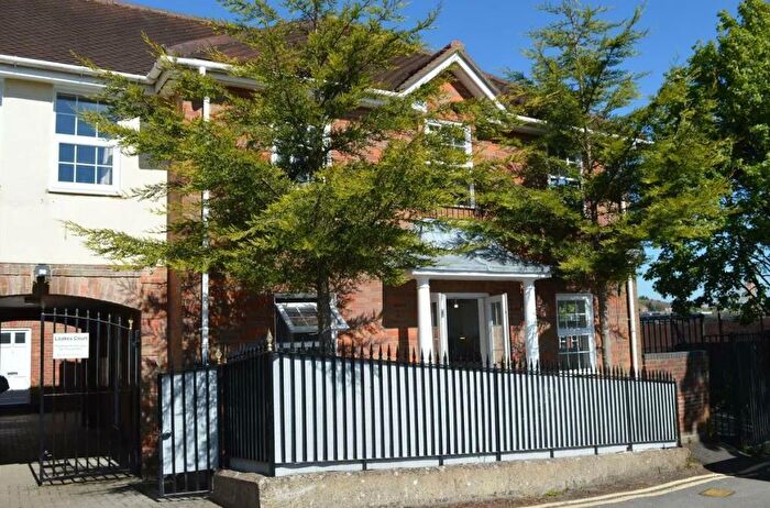 2 Bedroom Maisonette For Sale In High Wycombe, Buckinghamshire, HP11