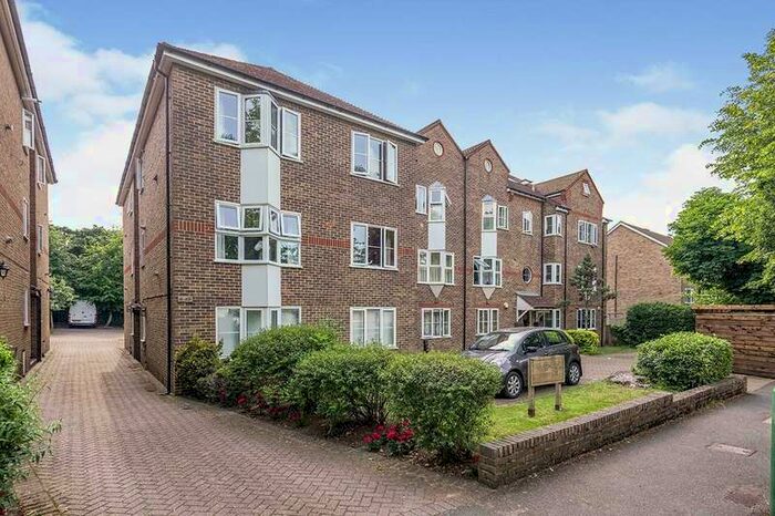 1 Bedroom Apartment To Rent In Overton Road, Sutton, Surrey, SM2