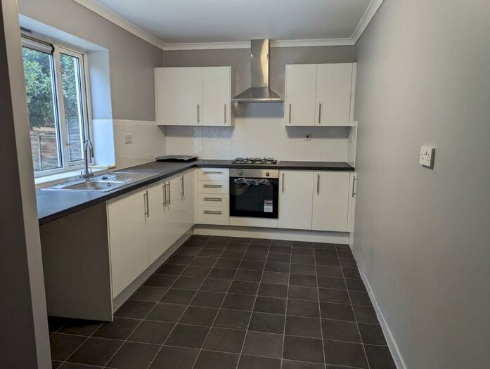 3 Bedroom House To Rent In Brocket Way, Chigwell, - Available With Zero Deposit, IG7