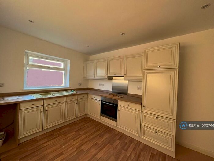 2 Bedroom Flat To Rent In High Street, Lincoln, LN5