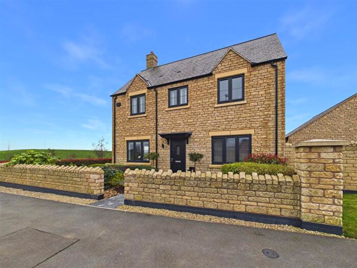 3 Bedroom Detached House For Sale In Lancaster Way, Shackleton Village, Stratford-Upon-Avon, CV37