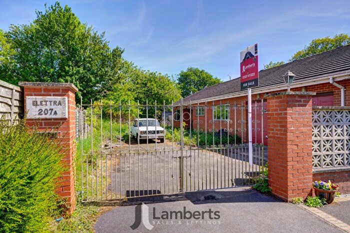 2 Bedroom Detached House For Sale In Birchfield Road, Redditch, B97