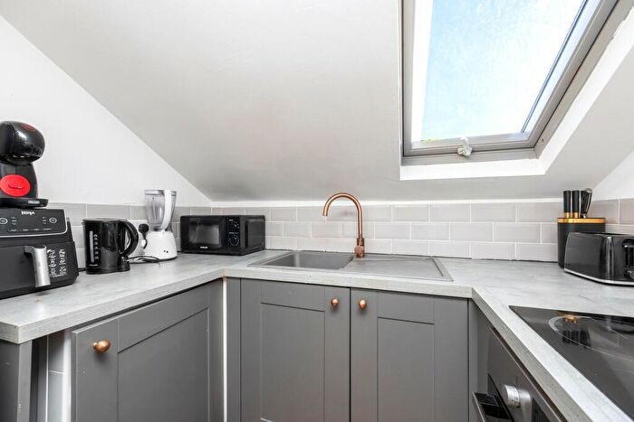 2 Bedroom Apartment For Sale In Springfield Road, Brighton, BN1