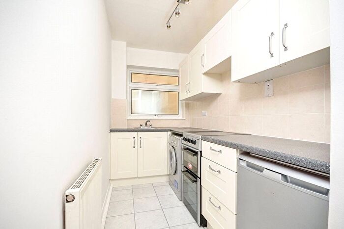 1 Bedroom Flat To Rent In Cornwallis Road, Maidstone, Kent, ME16