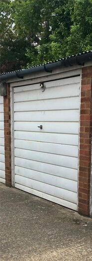Parking/garage To Rent In Copelands Garages, South Street, Essex, RM1
