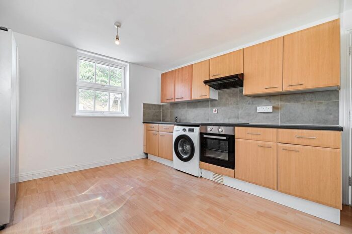 3 Bedroom Flat To Rent In Comet Place, The Granary Comet Place, SE8