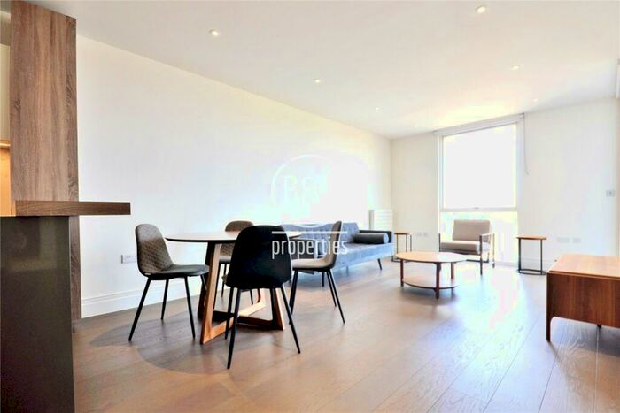 2 Bedroom Apartment To Rent In Hamond Court, Queenshurst Square, Kingston Upon Thames, KT2