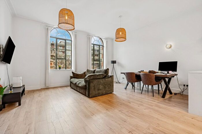 1 Bedroom Flat To Rent In Brasenose Drive, London, SW13