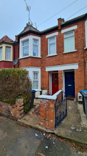 2 Bedroom Flat To Rent In Redfern Road, London, NW10