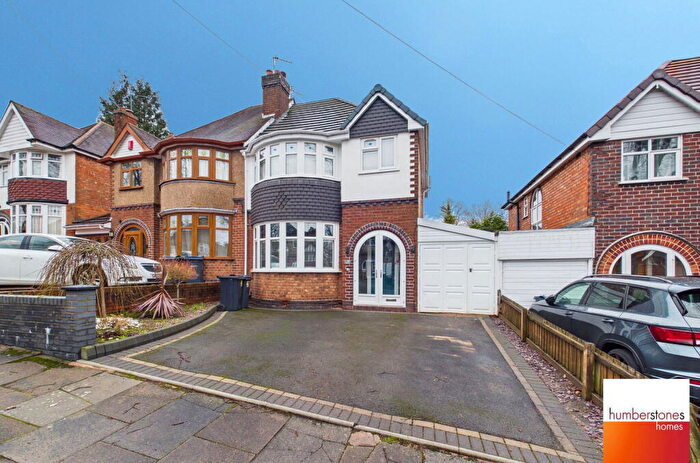 3 Bedroom Semi Detached House For Sale In Beverley Court Road, Quinton, B32