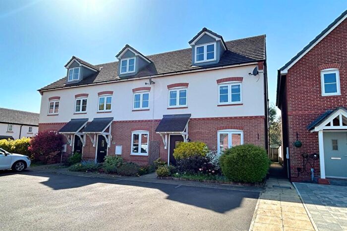 3 Bedroom Semi Detached House For Sale In Severn Way, Holmes Chapel, CW4