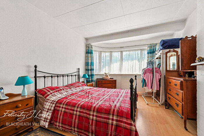 3 Bedroom Semi-Detached House For Sale In Sidcup Road, London, SE9