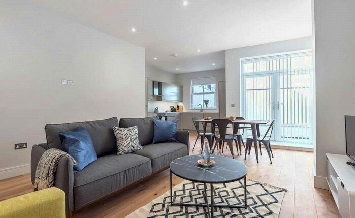 2 Bedroom Flat To Rent In Torriano Avenue, Kentish Town, London, NW5