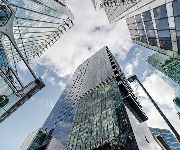 3 Bedroom Apartment To Rent In Moor Lane, London, EC2Y