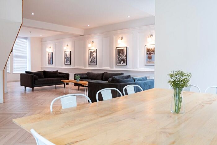 8 Bedroom Terraced House To Rent In Langdale Road, Liverpool, Merseyside, L15