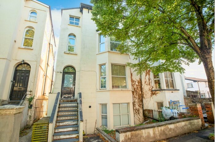 2 Bedroom Apartment To Rent In Wordsworth Avenue, Roath, CF24