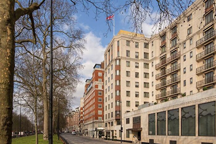 3 Bedroom Flat For Sale In Park Lane, London, W1K