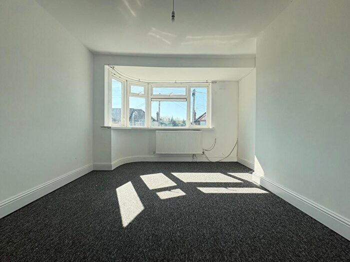 2 Bedroom Flat To Rent In Frances Road, Chingford, E4