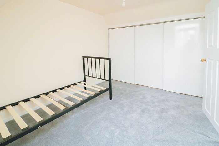 1 Bedroom Semi-Detached House To Rent In Grove Road, Mitcham, CR4