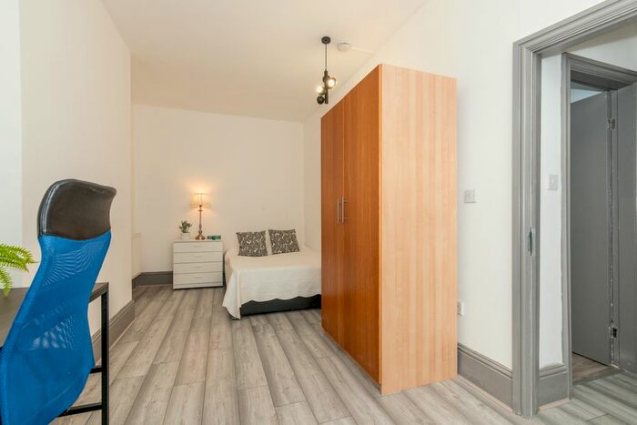 9 Bedroom Terraced House To Rent In Ashlyn Grove, Fallowfield, Manchester, M14