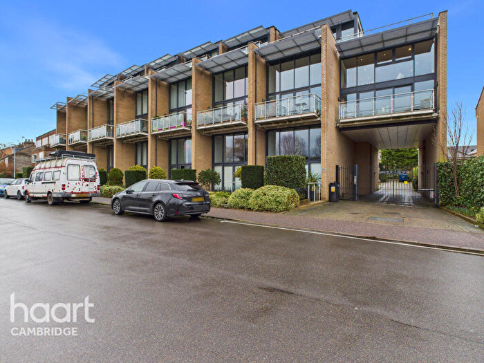 2 Bedroom Apartment For Sale In Riverside, Cambridge, CB5